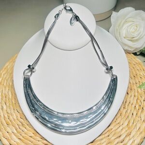 Chico’s brilliant modernist style collar necklace on double snake chain!